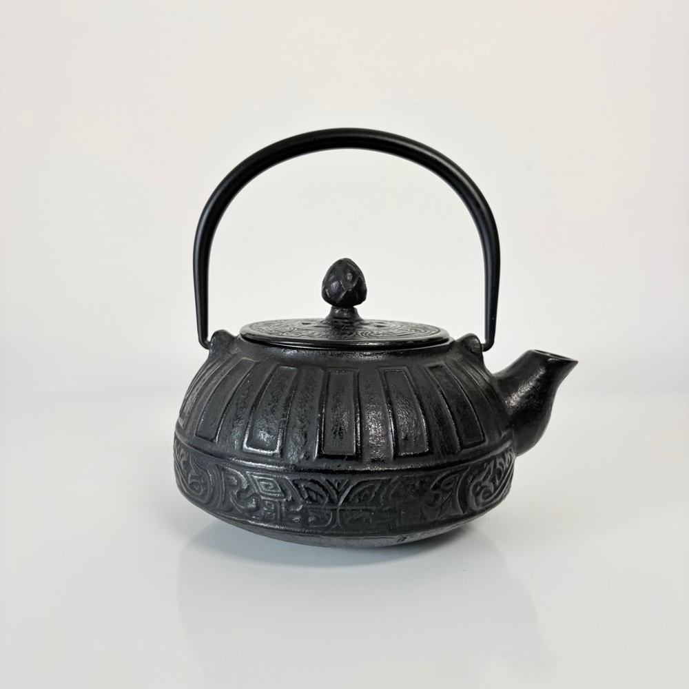Classic Black Cast Iron Teapot with Handle - Picture 6 of 15